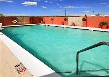 Hotel Comfort Near I-15 Barstow